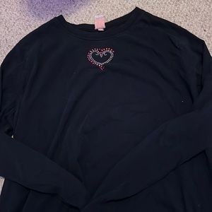 Women’s black long-sleeve
